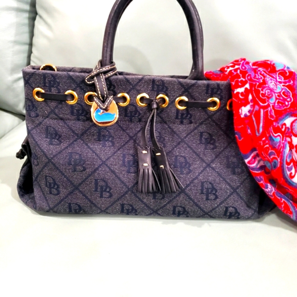EUC DOONEY BOURKE SIGNATURE JACQUARD SATCHEL.